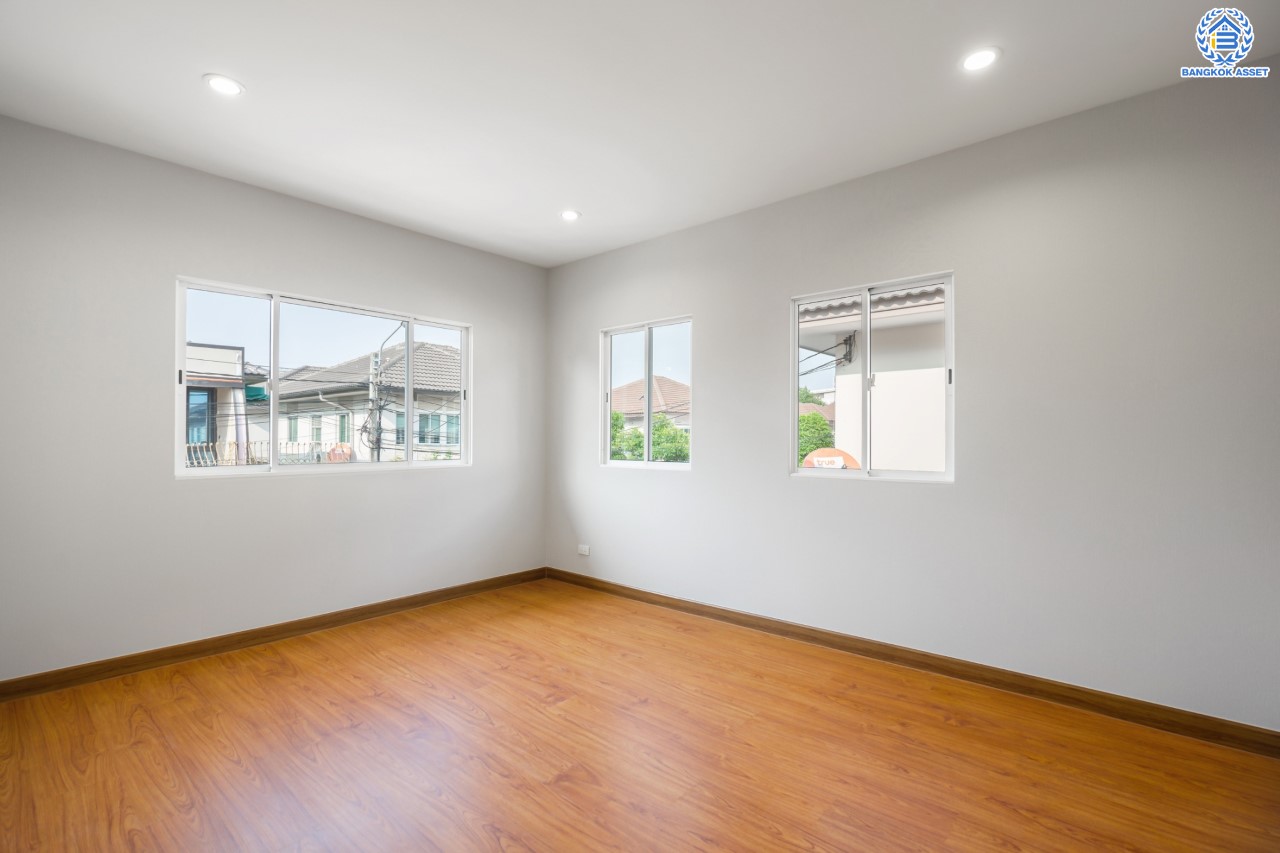 บ้านมือสองตกแต่งใหม่ ม.เดอะแพลนท์ ราชพฤกษ์-พระราม5 หลังมุม! เนื้อที่ 58 ตร.ว. ฟังก์ชัน 3 ห้องนอน 3 ห้องน้ำ จอดรถได้ 2 คัน บนทำเลศักยภาพ เดินทางสะดวก ใกล้วงเวียนพระราม5, The Walk, ทางด่วน ศรีรัช และรถไฟฟ้าสายสีม่วง "สถานีบางรักใหญ่"